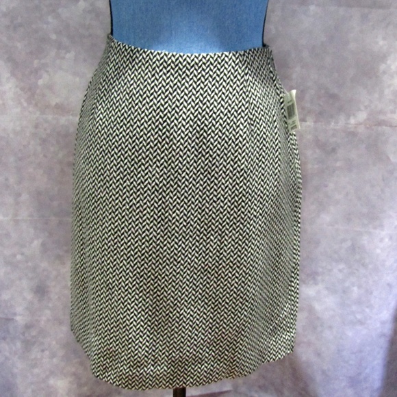 NWT Charter Club Black & Eggshell Chevron Skirt 8P - Picture 2 of 5